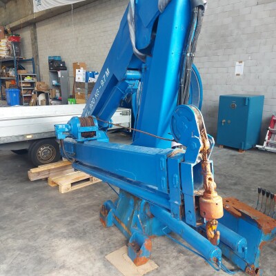 For Sale:MacGregor Plimsoll Knuckle Boom Crane with max 5,5T at 2,4 mtr MacGregor Plimsoll Knuckle Boom Crane with max 5,5T at 2,4 mtr