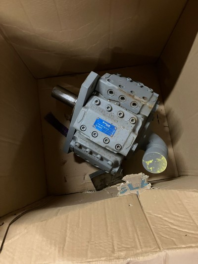 Poclain pump