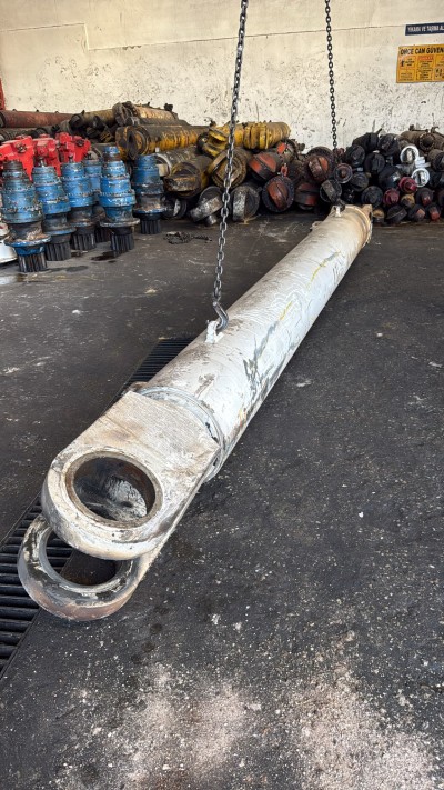 2 pcs of Replacement NOV Knuckleboom Cylinders to suit: (Used / 2nd Hand)