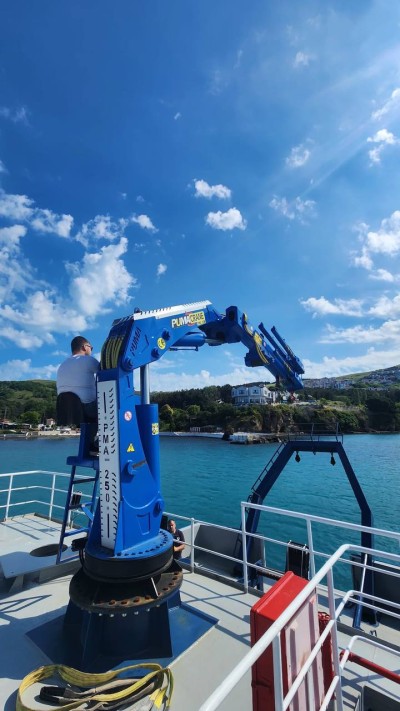 10 Ton Capacity Hydraulic Knuckle Boom Marine Deck Crane