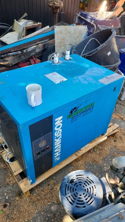 Air dryer