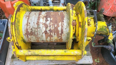 Deck winch with 2T SWL capacity