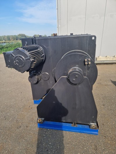 DMT 10T Tugger winches