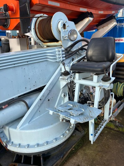 Atlas Knuckle Boom Crane 6500T