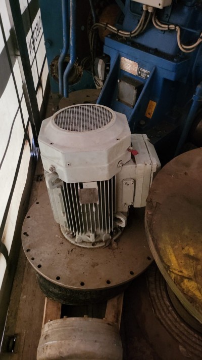 Methanol deepwell pump