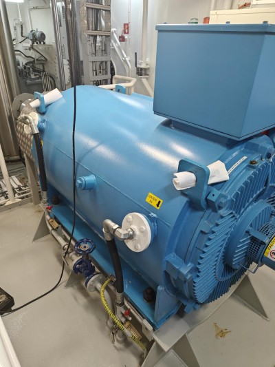 Retractable Schottel thruster