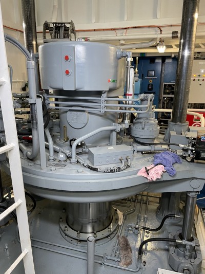 Retractable Schottel thruster