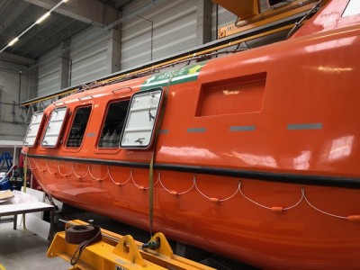 Self Propelled Hyperbaric Lifeboat (SPHL)