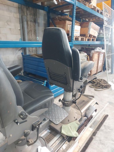 Norsap 1500 Pilot Chair complete with Rails