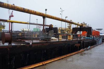 IMMERSION BARGES FOR IMMERSION OF SUBSEA TUNNEL ELEMENTS