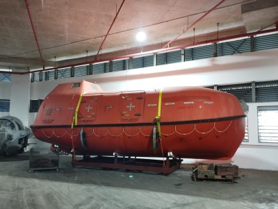 Fully Enclosed Life boat 75 persons