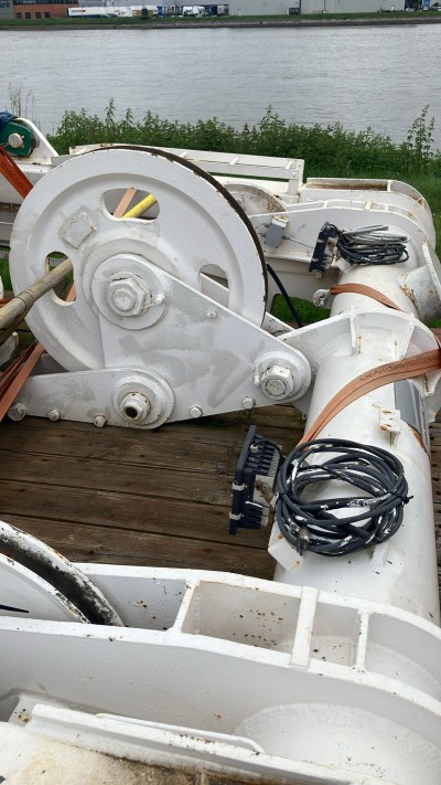 A frame with 7,9T capacity for diving bell launch (LARS)