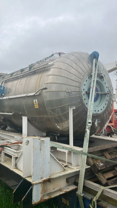 9 man decompression tank