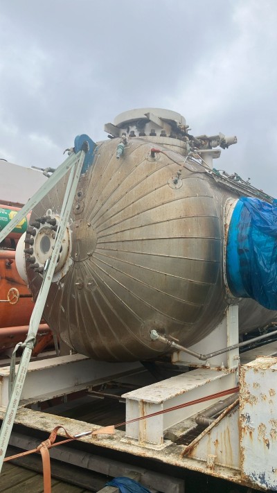 9 man decompression tank