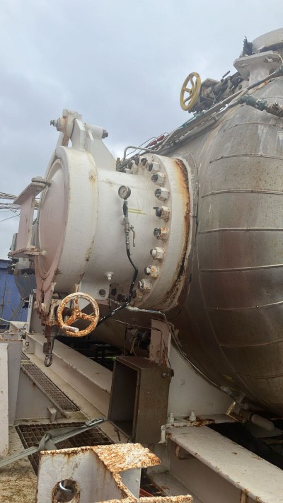 9 man decompression tank