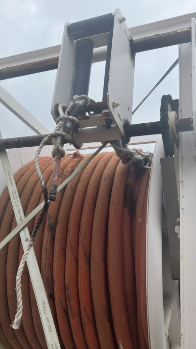 Umbilical winch with umbilical