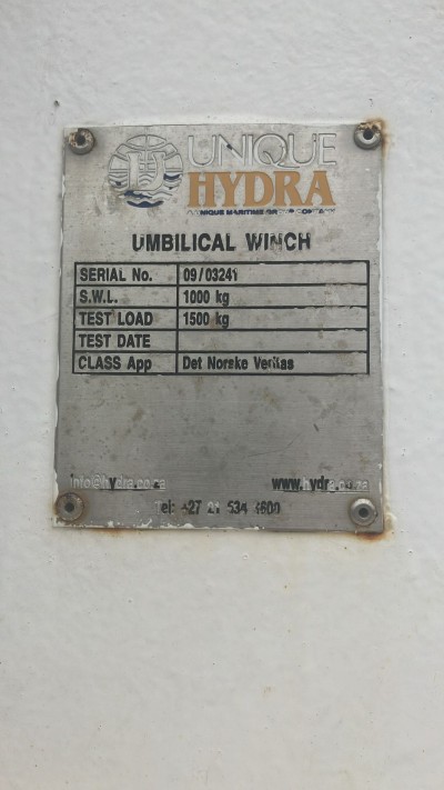 Umbilical winch with umbilical