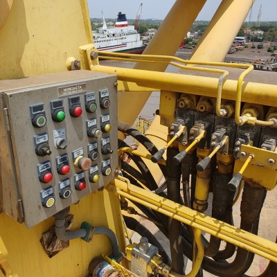Noreq Fixed Boom Offshore crane with Manriding Capability