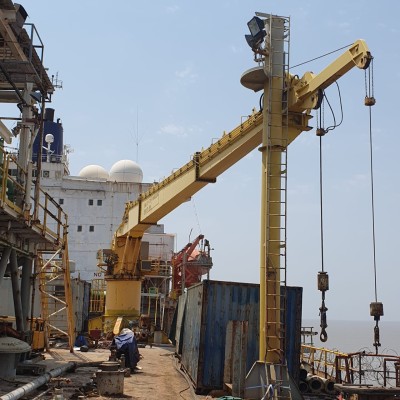 Noreq Fixed Boom Offshore crane with Manriding Capability