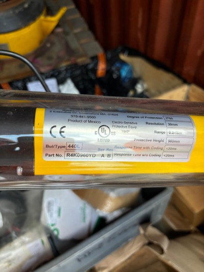 Allen-Bradley GuardShield lights 440L-R4K0640YD