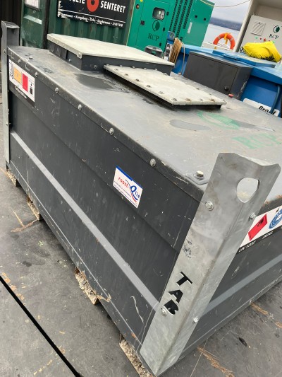 SET: 6x 12,5T and 4x 25T Electric Mooring winches all inclusive Control, switchboard, 3x gensets and 3.000 ltr fuel tank