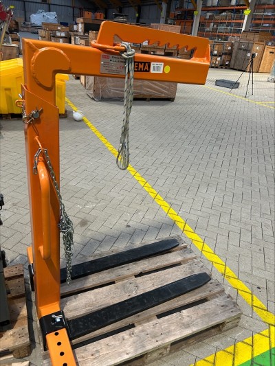 Rema RPHM pallet hook with manual balancing
