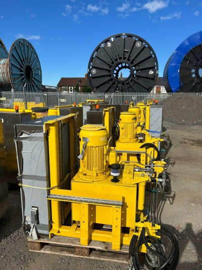 Offshore marine crane(s) for the offshore wind industry