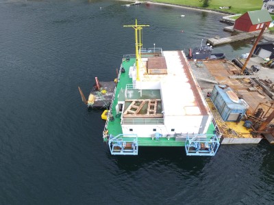 Diving Barge (25m x 15m x 3.5m) w/ moonpool