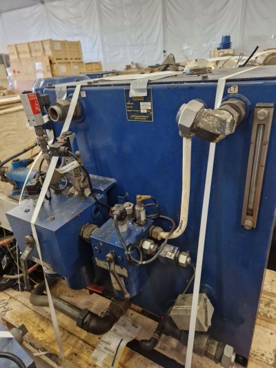 BERG PROPULSION HYDRAULIC TANK UNITS