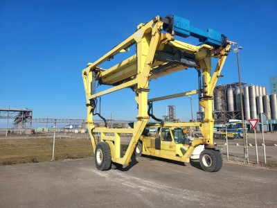 Combilift Straddle Carrier – Model SC3T (35 Ton Capacity)