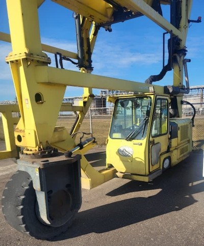 Combilift Straddle Carrier – Model SC3T (35 Ton Capacity)