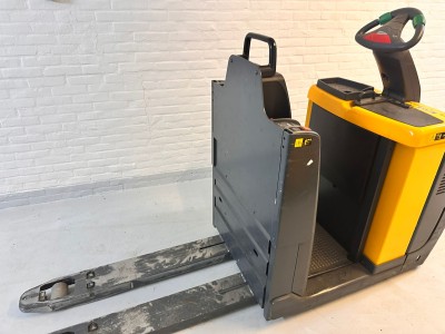 Jungheinrich order picker