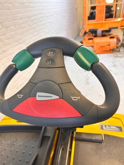Jungheinrich order picker