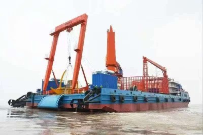 Non-propulsion DP1 cable laying vessel