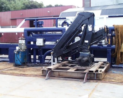 One Hiab 140 AW foldable knuckle jib crane with HPU