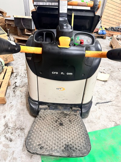 Crown WT 3040 Electric Pallet Truck