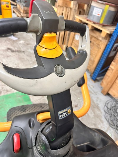 Crown WT 3040 Electric Pallet Truck