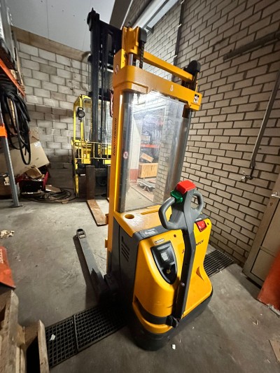Jungheinrich EJB 14 Electric Pallet Stacker