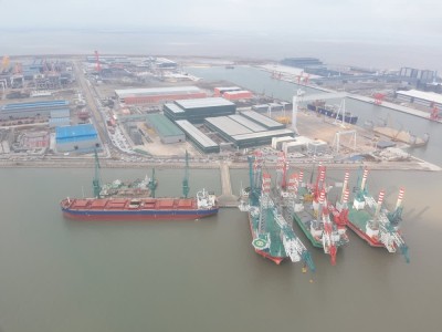 Self-elevating wind farm construction platform (Jackup)