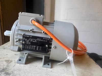Roten 5RN71M04E12 3-Phase Electric Motor 0.25kW 230/400V 1365RPM IE1 IP55