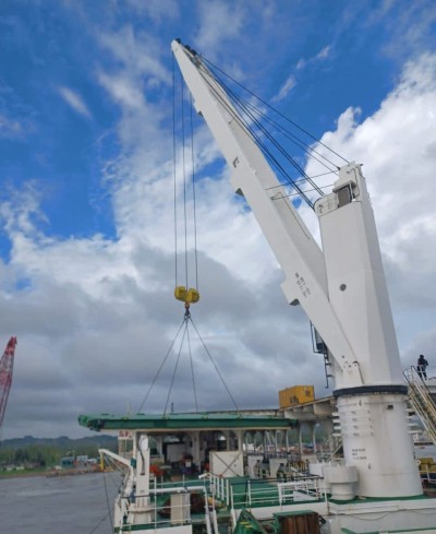 MacGREGOR Deck Crane