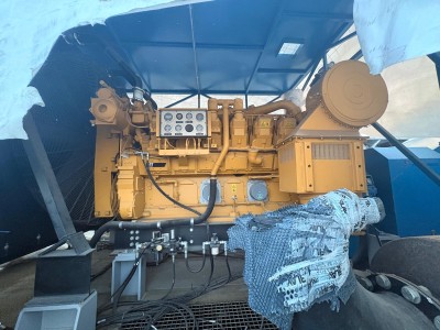 CAT 3512 mounted engine on semitrailer complete with Oilworks Torque Converter