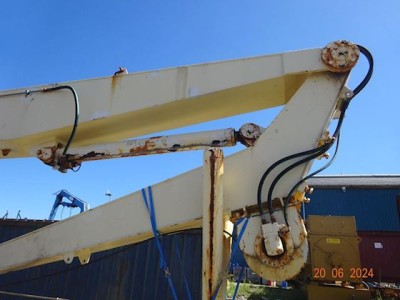 Maritime GMC Knuckle boom 4 ton @ 15 meter