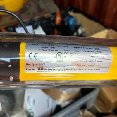 Allen-Bradley GuardShield lights 440L-R4K0640YD-2