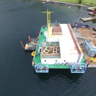 Diving Barge (25m x 15m x 3.5m) w/ moonpool-2