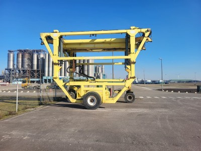 Combilift Straddle Carrier – Model SC3T (35 Ton Capacity)