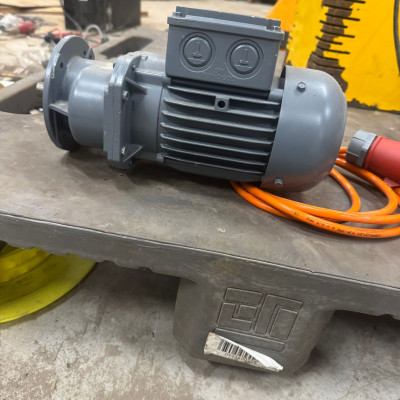Bauer Geared Motor BG06-31/D06LA4 0.18kW 400V 92RPM IP65 NEW Industrial Gear Motor-1