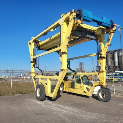 Combilift Straddle Carrier β Model SC3T (35 Ton Capacity)-1
