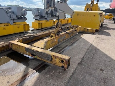 Stinis spreader 1x20Ft and 1x40Ft