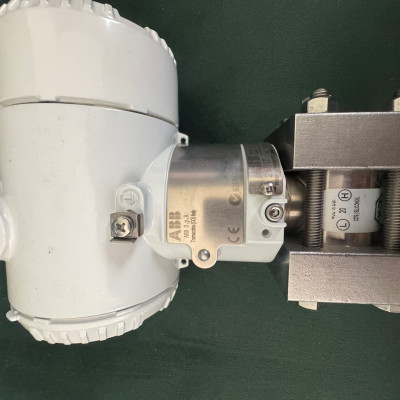 ABB Differential Pressure Transmitter 4-20mA 10.5-42VDC Industrial Sensor Stainless Steel NEW UNUSED